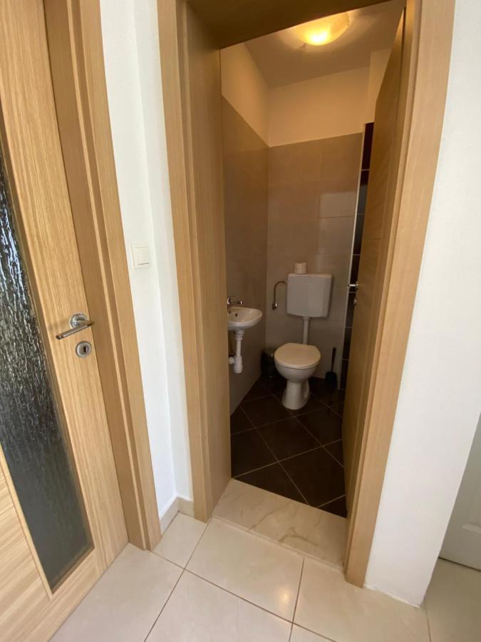 Апартаменты Apartman Mila Каштела Экстерьер фото