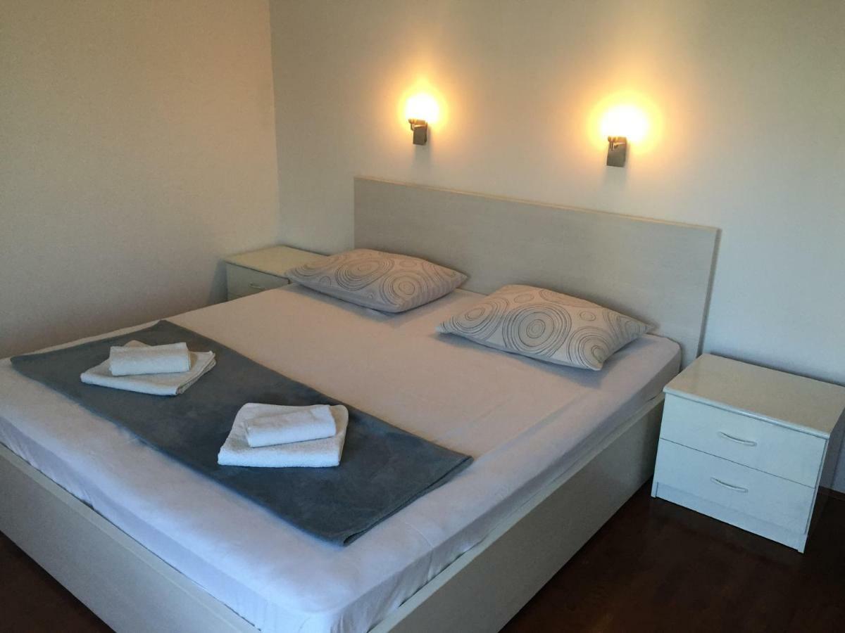 Апартаменты Apartman Mila Каштела Экстерьер фото