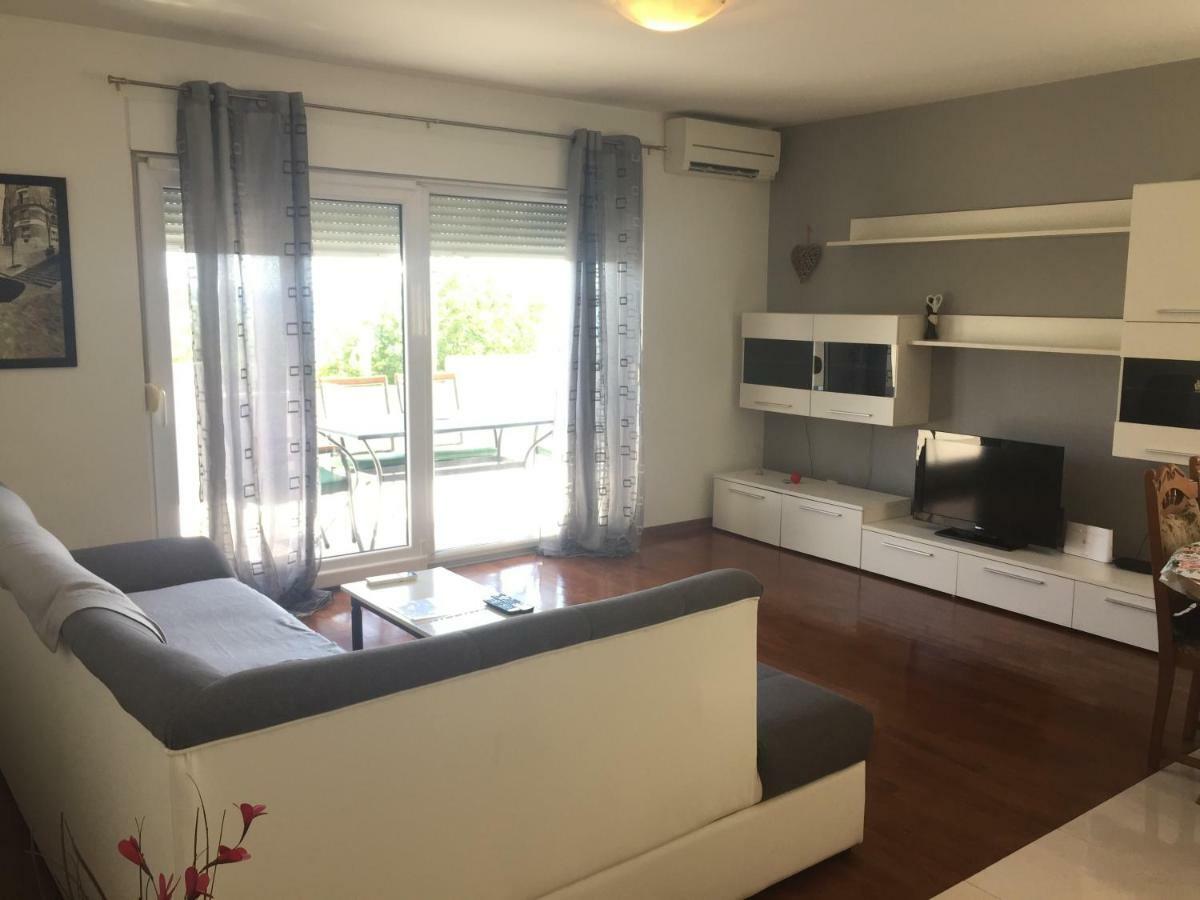 Апартаменты Apartman Mila Каштела Экстерьер фото